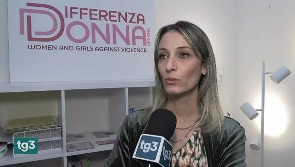 Sempre più genitori di ragazze adolescenti chiamano i centri antiviolenza